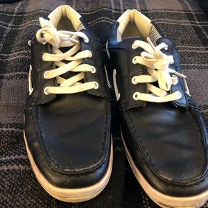 Black boat shoes